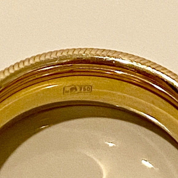 Wellendorff Forget-Me-Not Yellow Gold Blue Ring. - Picture 14 of 16